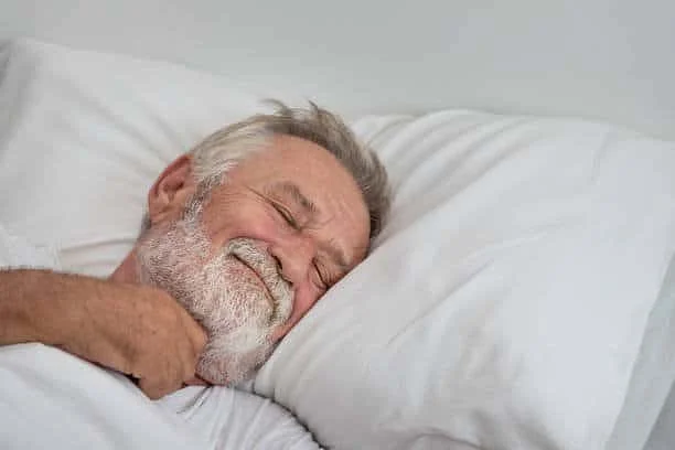 Hate sleeping tablets? Try these 5 simple sleep routine tips for your best night's rest yet: