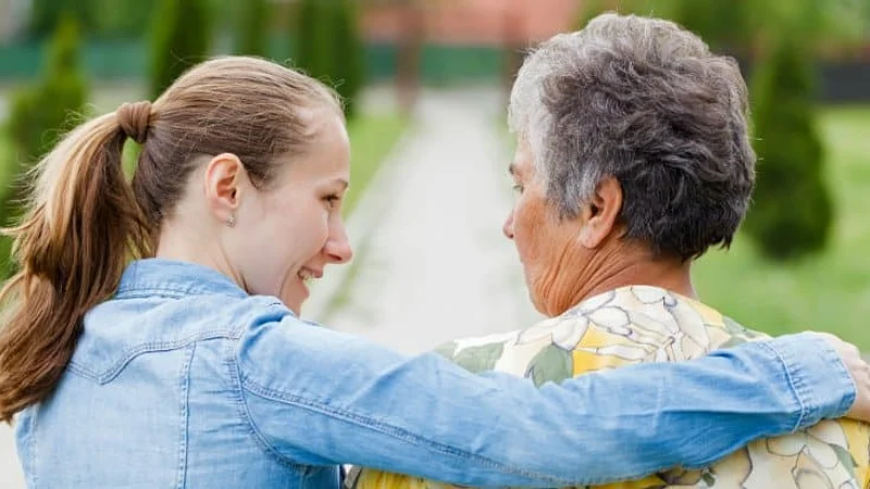 Caring for someone with dementia and feeling overwhelmed? Try these 4 invaluable Dementia UK inspired tips: